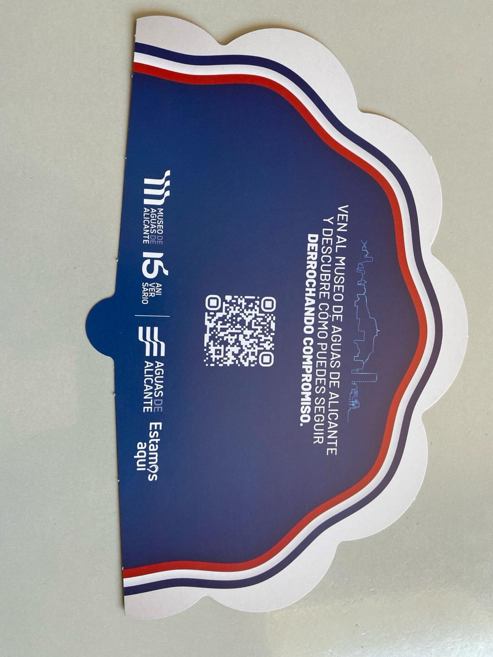 Abanicos de cartón personalizados Abanicos de Cartón Personalizados