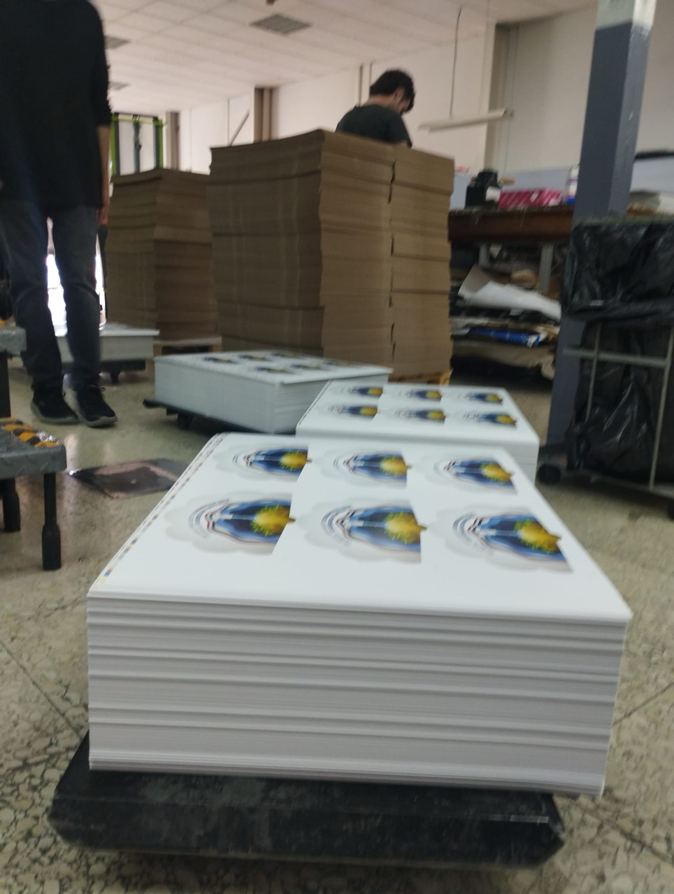 Abanicos de cartón personalizados Abanicos de Cartón Personalizados